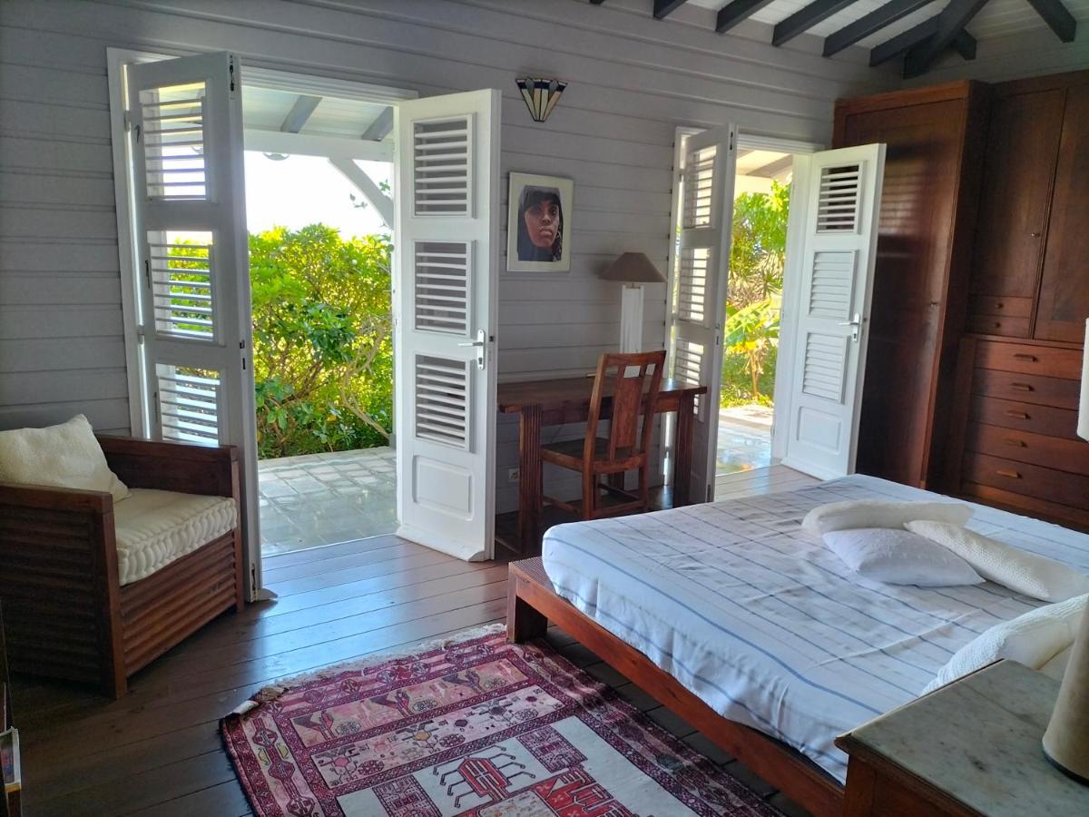 La Maison Bleue - Les Hauts De La Baie Terre-de-Bas ภายนอก รูปภาพ