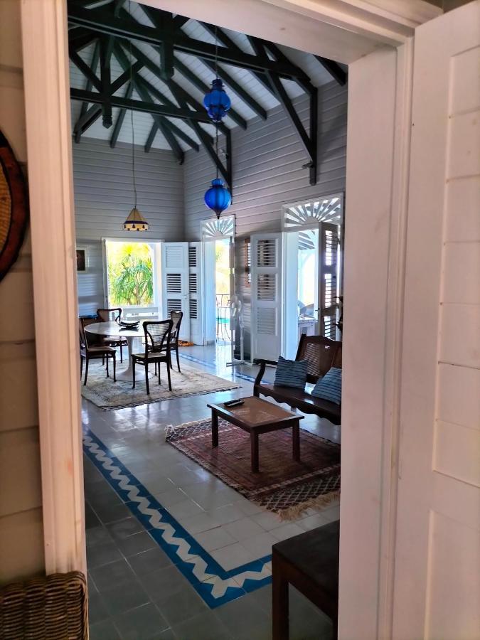 La Maison Bleue - Les Hauts De La Baie Terre-de-Bas ภายนอก รูปภาพ